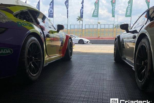 Porsche Cup 2022: Criadeck Garante Segurança Com Pisos Pixel em Goiânia.